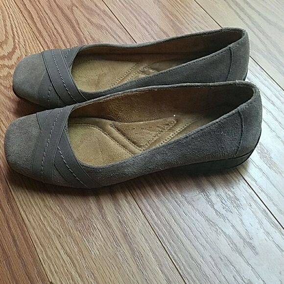 Naturalizer Creaver light brown leather flats Sz 6.5 NEW - Picture 2 of 4